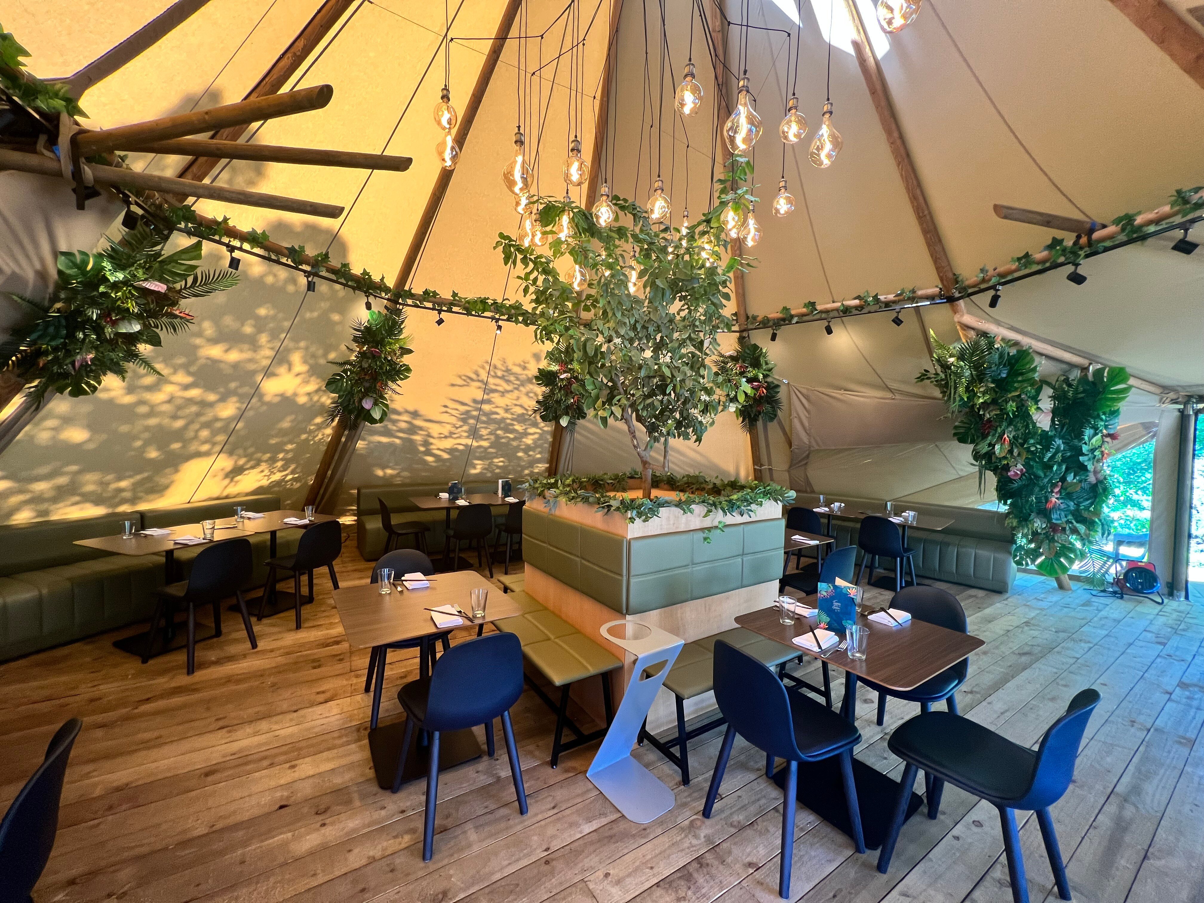Yu Copster Green - Teepee On The Green - Interior