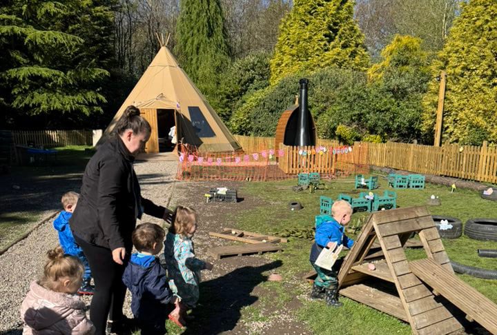 outdoor classroom uk